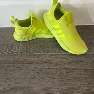 Adidas brand new youth tennis shoes